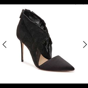 Vince Camuto Odin Black Lace Pumps sz 8.5